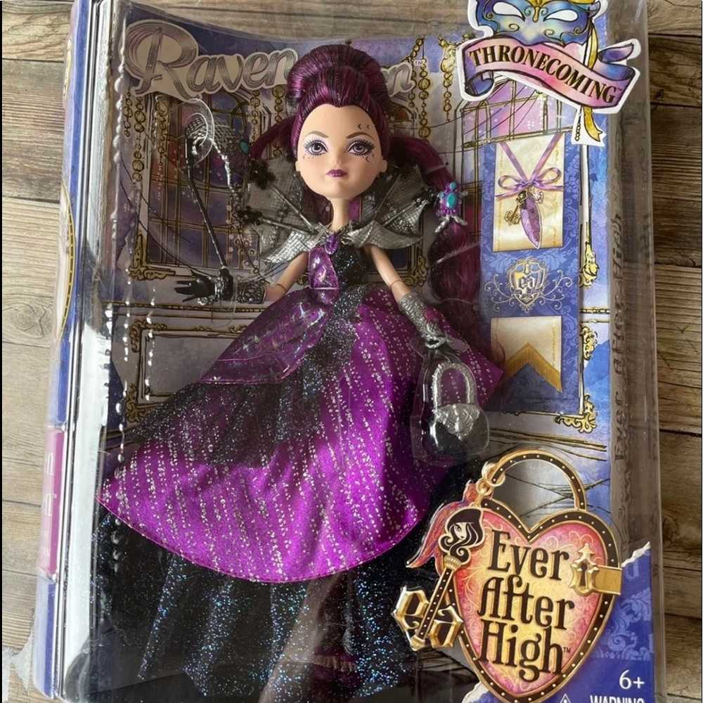 Ever After High Raven Queen Thronecoming